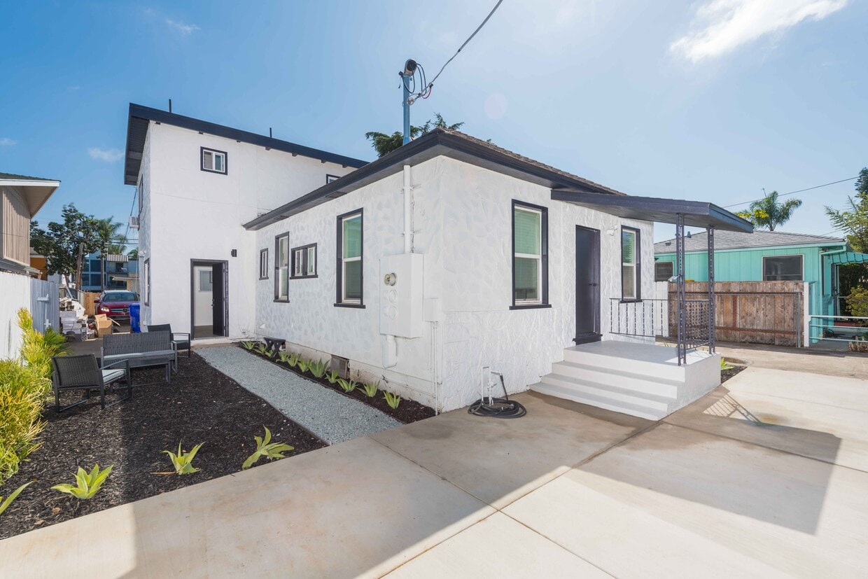 Foto del edificio - Magnolia Ave Apartments | Pacific Beach – Near the Coast