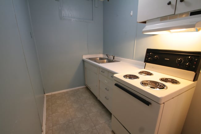 Building Photo - 15 11th Ave NW