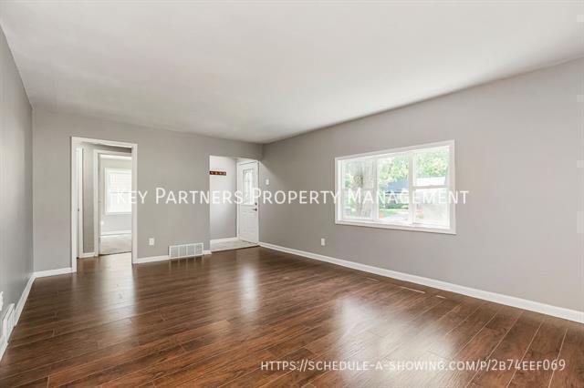 Foto del edificio - 7517 Rainbow Dr