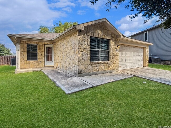Building Photo - Elegant 3-bedroom, 2-bath single-story home located near FT Sam and Randolph AFB!