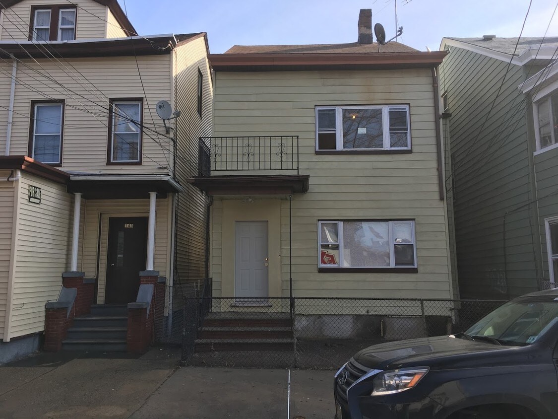 145 Beech St, Paterson, NJ 07501 Apartments in Paterson, NJ