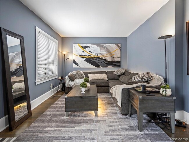 Foto del edificio - 23110 Carlisle Ave