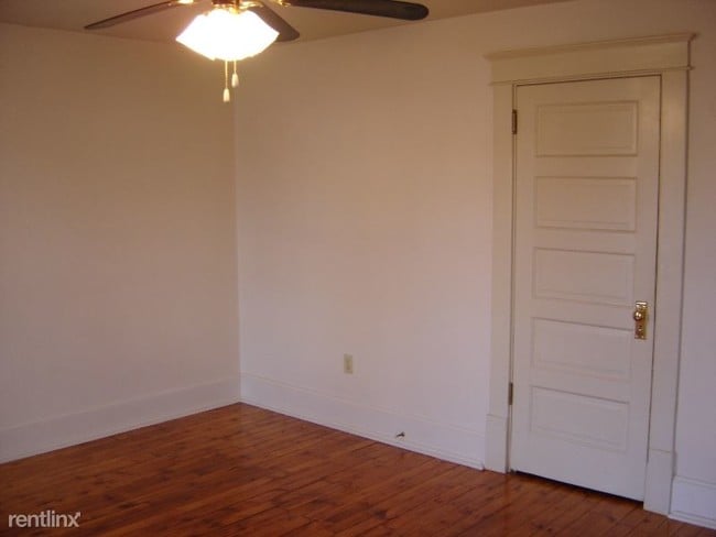 Building Photo - 2 br, 1 bath Townhome - 716 Highland Ave