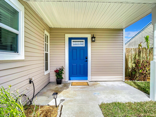Building Photo - 7779 Canal Dr