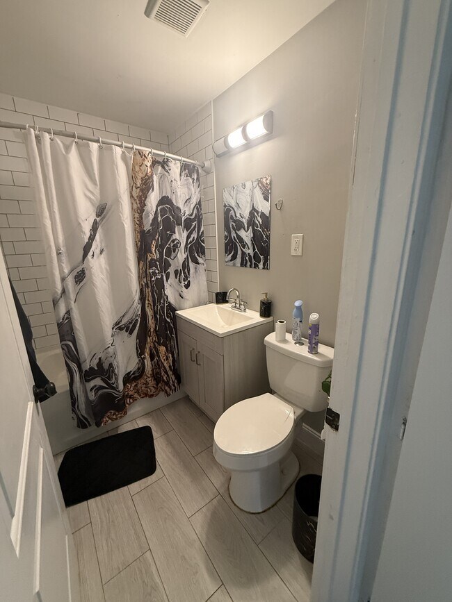 Building Photo - 3012 Grayson St