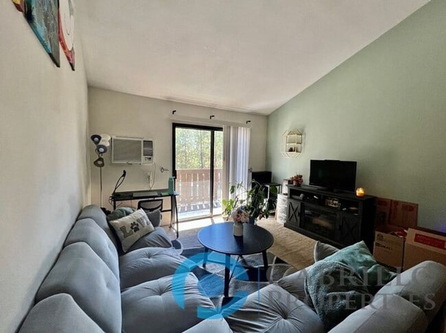 Foto del edificio - 10278 Black Mountain Rd