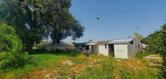 Building Photo - 161 6th Dr SW