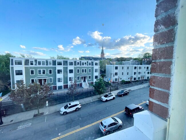 Foto del edificio - 1431 Tremont St