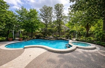 Building Photo - 94 E Fairbranch Cir