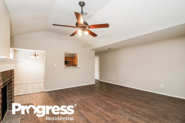 Building Photo - 1113 Lake Bluff Dr