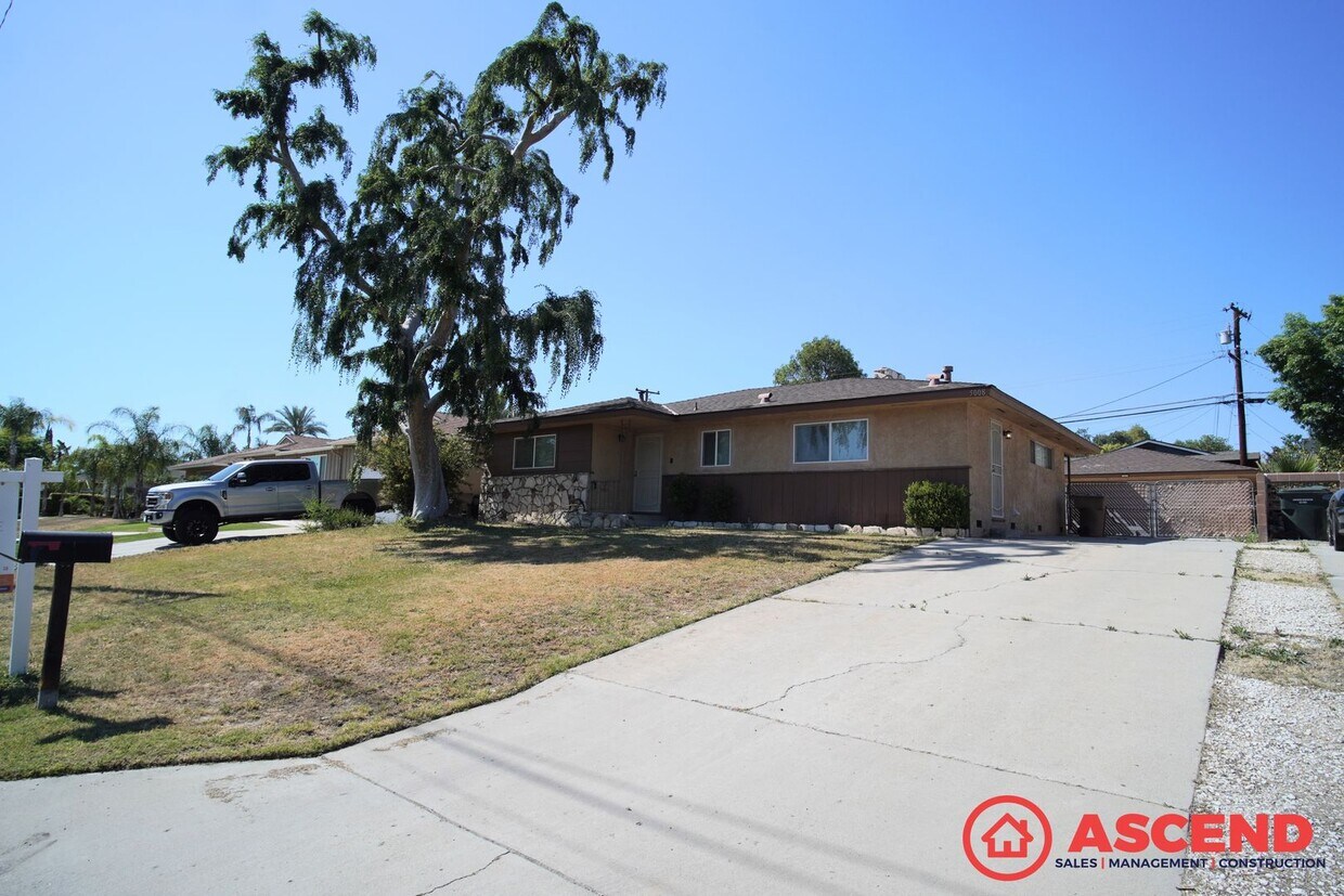 Foto principal - 3 Bedroom Home Near Compton Junior High in...
