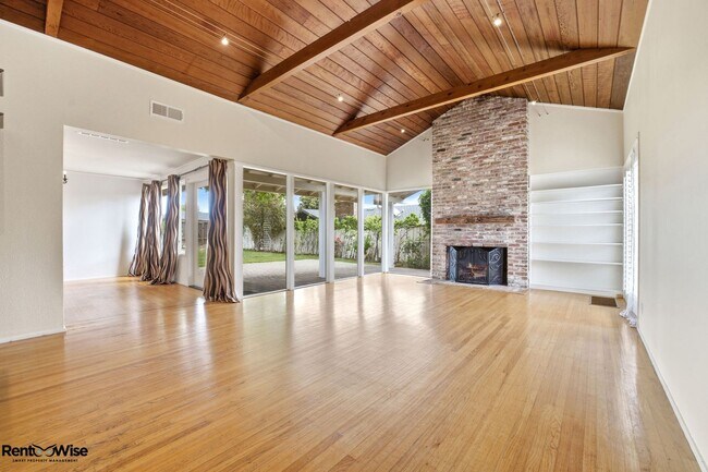 Foto del edificio - 536 W Hillsdale Blvd