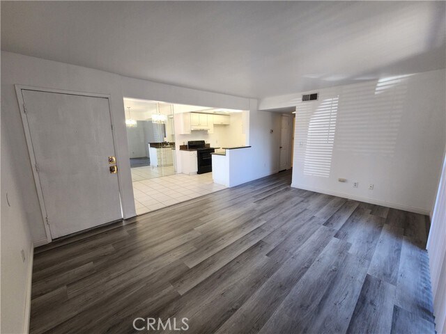 Building Photo - 1599 Border Ave