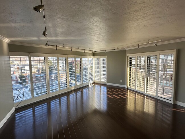 Building Photo - Gorgeous Penthouse in the heart of SLC!!!