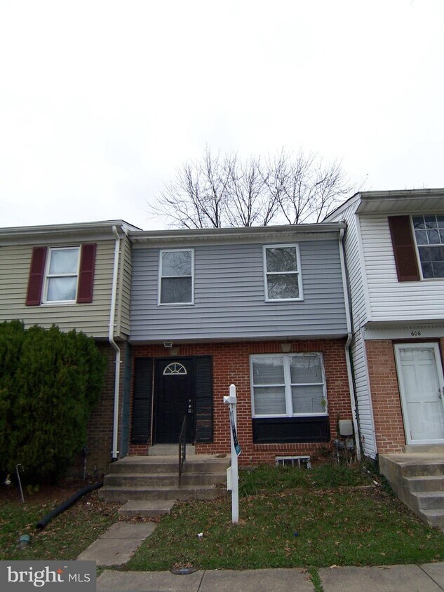 Primary Photo - 604 Yorkshire Dr