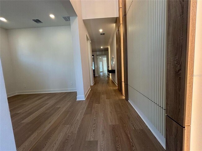 Foto del edificio - 5301 Citrus Leaf Blvd