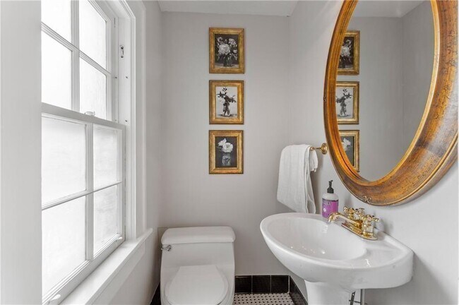 Building Photo - 685 E Morningside Dr NE