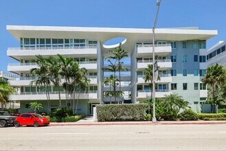 Building Photo - 7800 Collins Ave