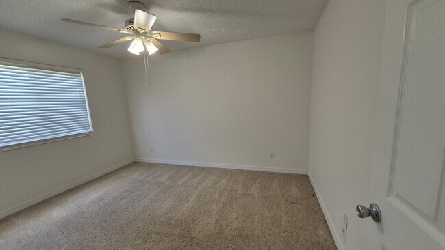 Foto del edificio - 7884 Bay Meadows Dr