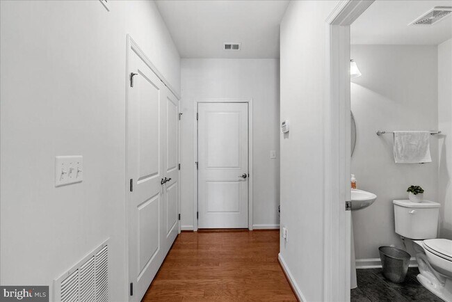 Building Photo - 43387 Charitable St