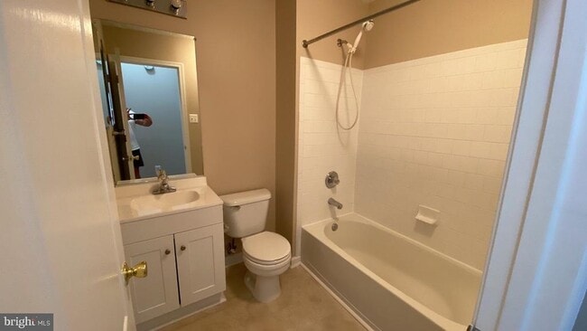 Building Photo - 3230 Halcyon Ct