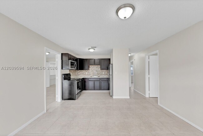 Building Photo - 2610 Riverland Dr
