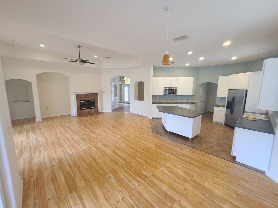 Foto principal - 10133 Delpoint Ln