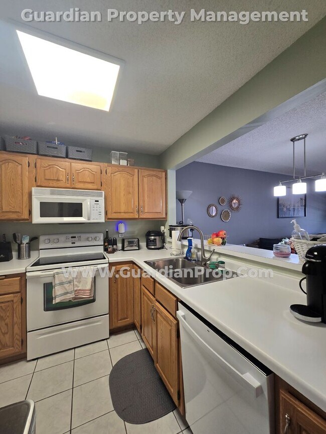 Foto del edificio - Plymouth Town Home (Wayzata Schools), Larg...