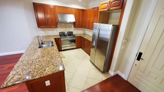 Cocina - 1135 S Shenandoah St