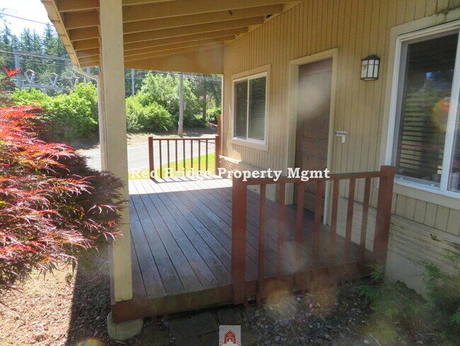 Building Photo - 5585 SE 128th Ave