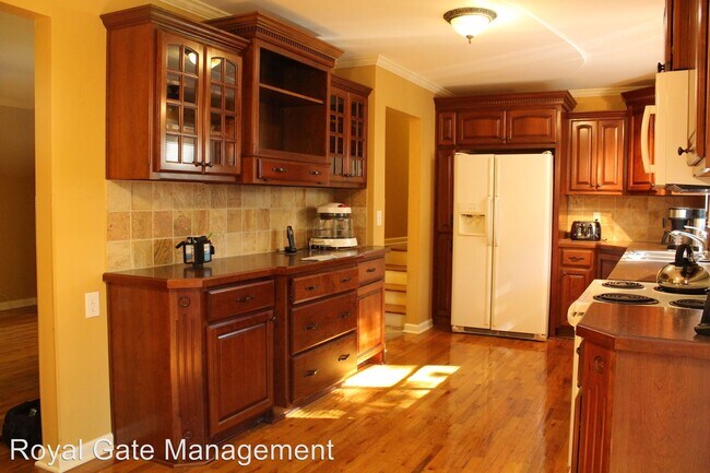Building Photo - 3 br, 2.5 bath House - 9423 Connell Drive