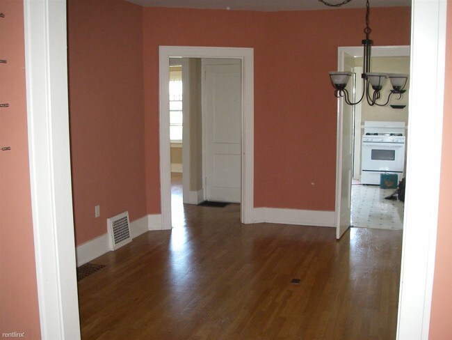Foto del edificio - 2 br, 1 bath Duplex - 1429 Martin Luther K...