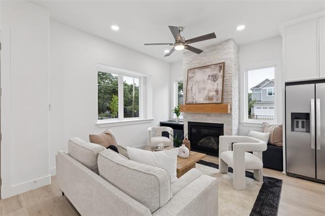 Foto del edificio - 1000 W 10th St