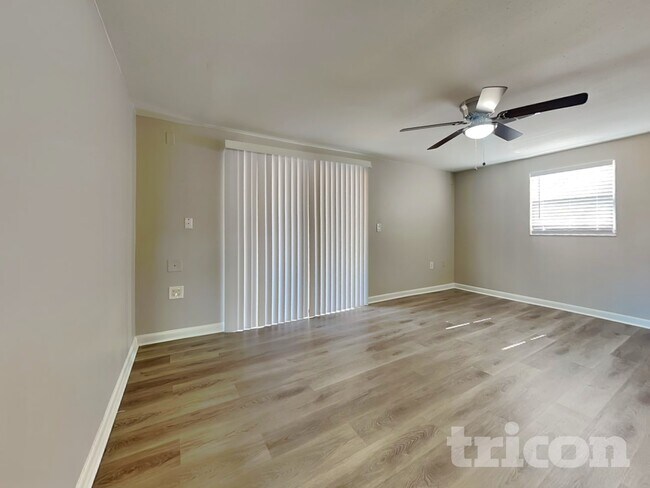 Foto del edificio - 14931 Pine Crest Rd