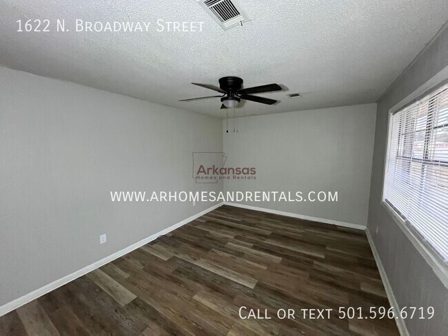 Foto del edificio - 1622 N Broadway St