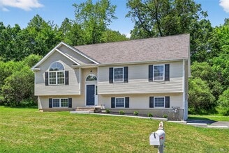 Building Photo - 18 Fordham Ln