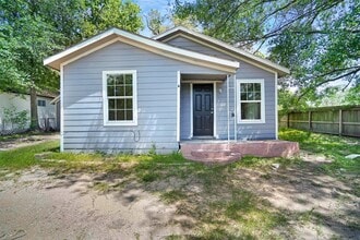 Building Photo - 5313 Firnat St