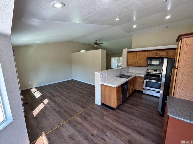 Building Photo - 8010 Monterey Shores Dr
