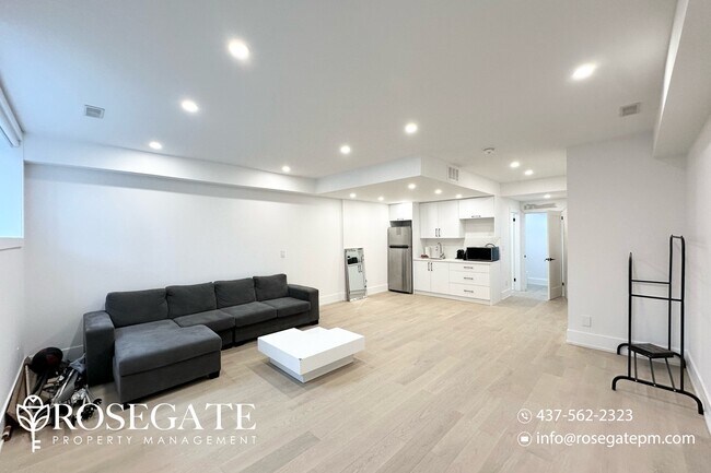 Photo du bâtiment - Renovated Studio Apartment | 625 Sq Ft | P...