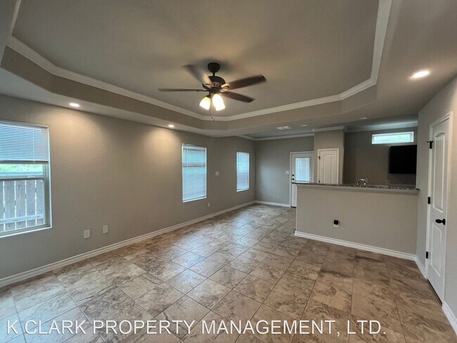 Building Photo - 3 br, 2.5 bath House - 6303 LUGLIO LANE #101