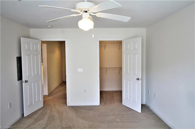 Building Photo - 3712 Cotswold Ave