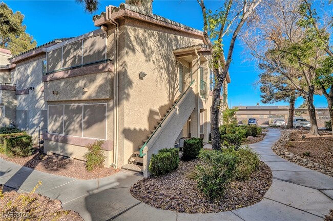Building Photo - 5710 E Tropicana Ave