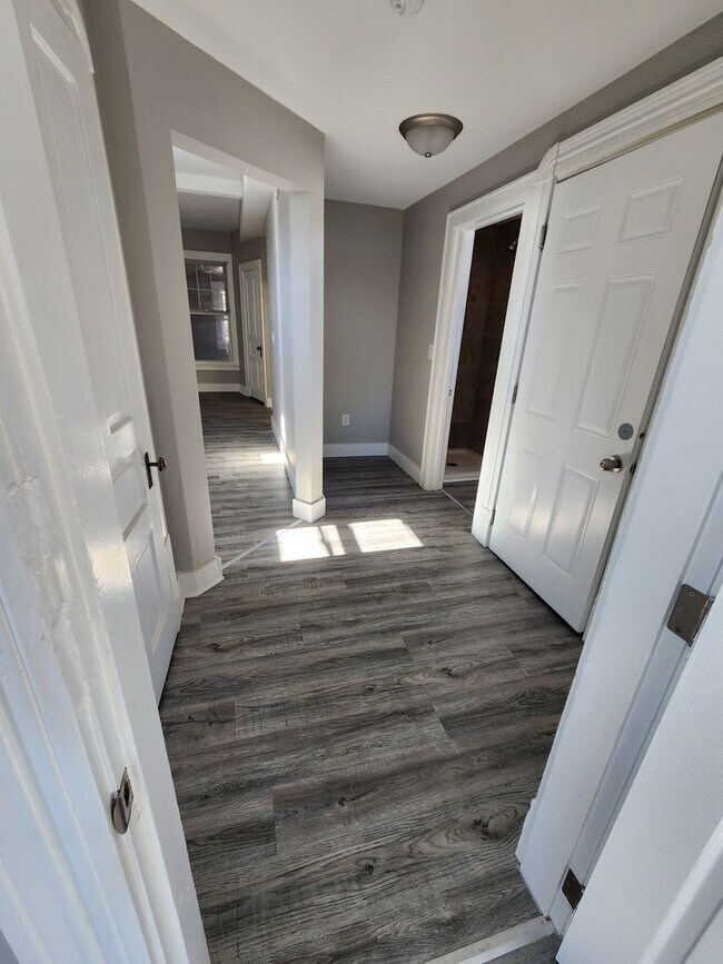 Foto del edificio - Large 1BR Unit - Freshly Remodeled