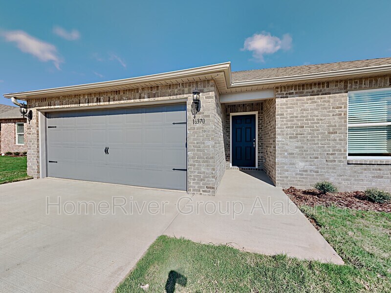 Primary Photo - 16370 Creek Dr
