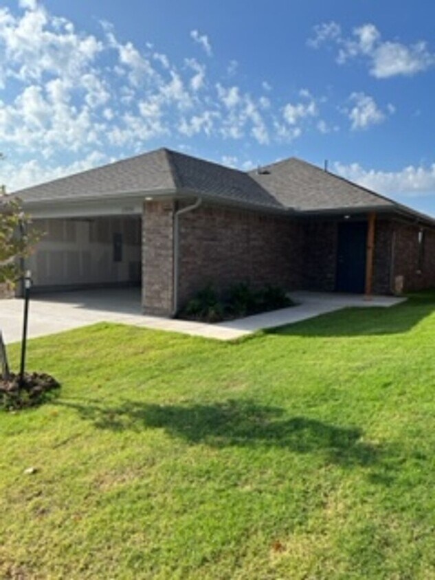 Foto principal - BRAND NEW HOME!