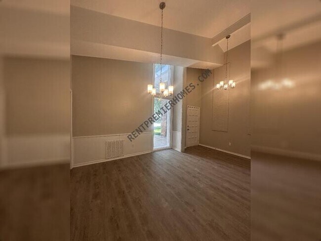 Building Photo - 10405 Bayberry Dr