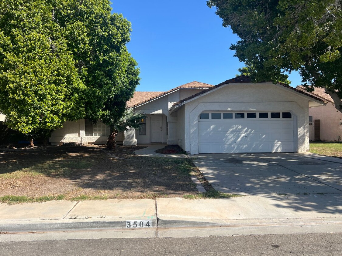 Foto principal - Rancho Sereno Three Bedroom Two Bath Home