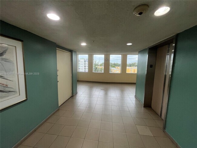 Foto del edificio - 1800 NW 24th Ave