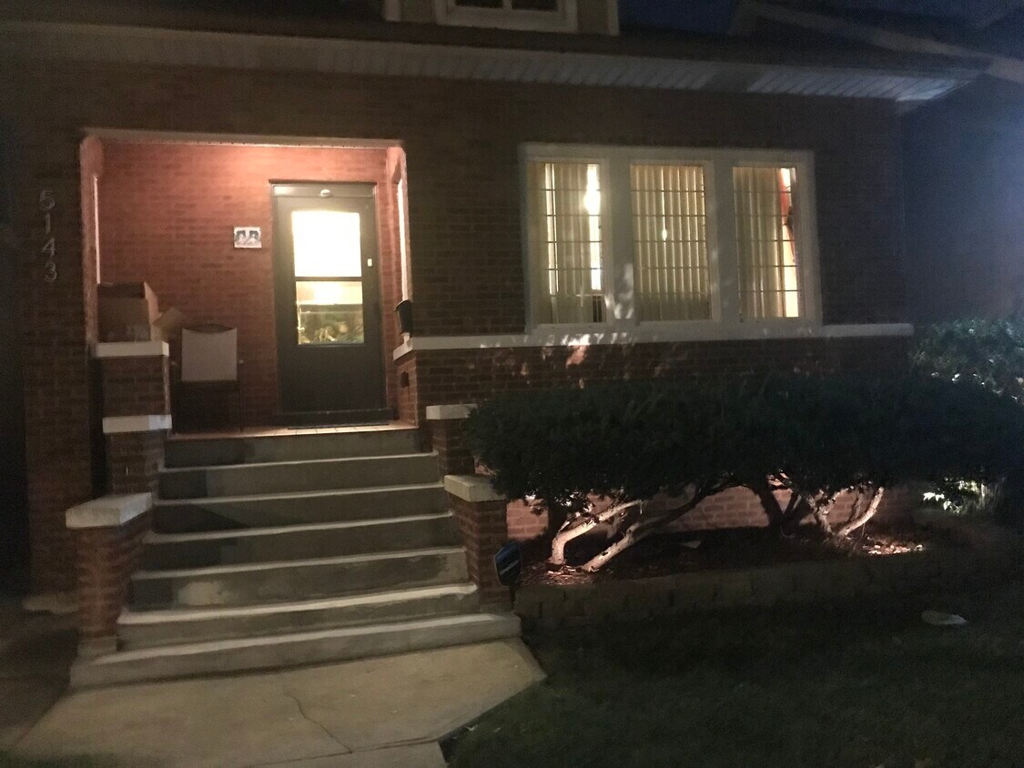 Front - 5143 N Kildare Ave