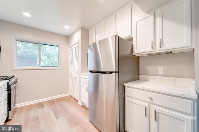 Building Photo - 51 Skyhill Rd